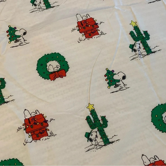 Berkshire Peanuts Snoopy Christmas Wreath Cactus Lights Full Flat Sheet 80x96" - Picture 1 of 7